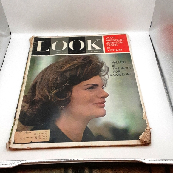 Vintage January 28, 1964 Look Magazine Jacqueline Kennedy - Picture 1 of 7